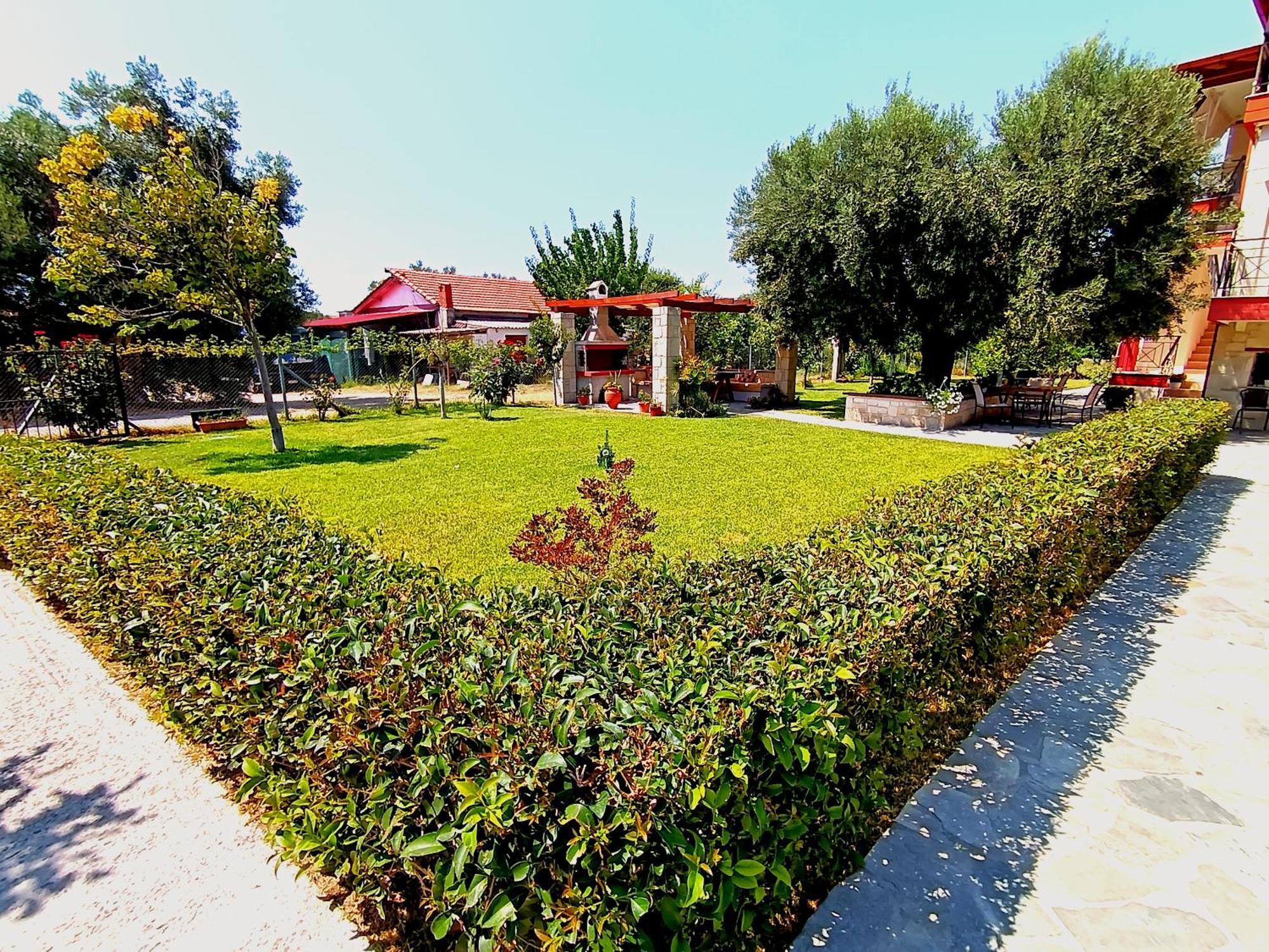 Giorgos Apartments Skala Fourkas Luaran gambar